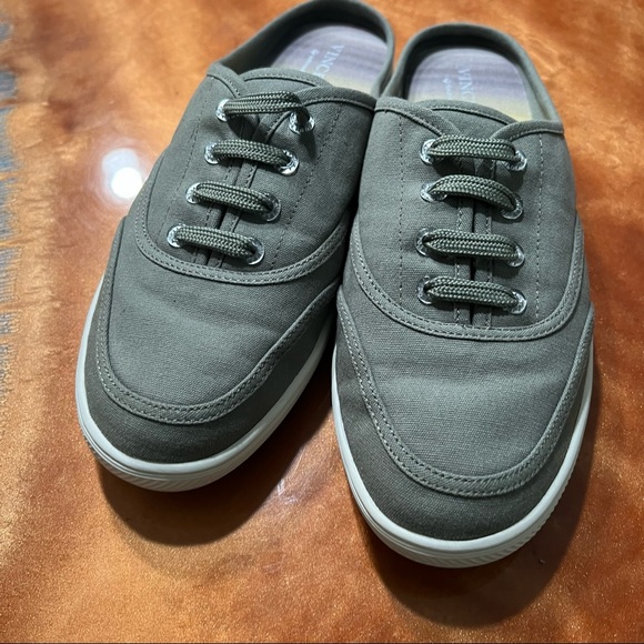 Vince Camuto Celiste Slip on green sneakers washable size 9.5 - Picture 3 of 8